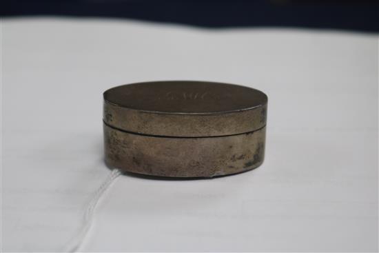 A George III silver oval nutmeg grater by Thomas Wilmore, Birmingham, 1797, 46mm.